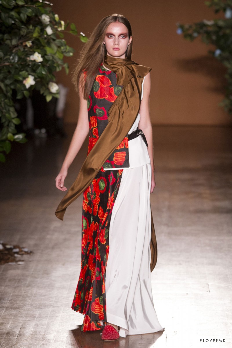 Toga fashion show for Spring/Summer 2016
