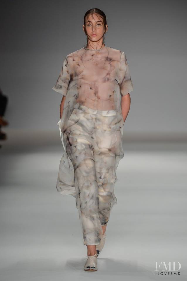 Tamile Simon Grutzmann featured in  the Apartamento 03 fashion show for Spring/Summer 2016