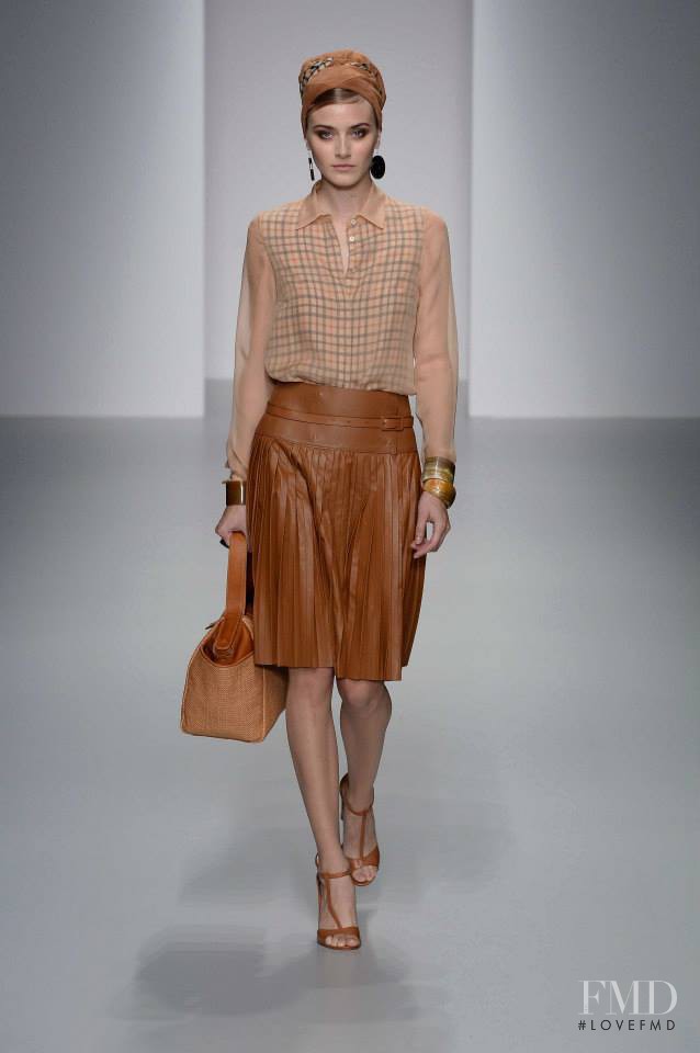 DAKS fashion show for Spring/Summer 2014