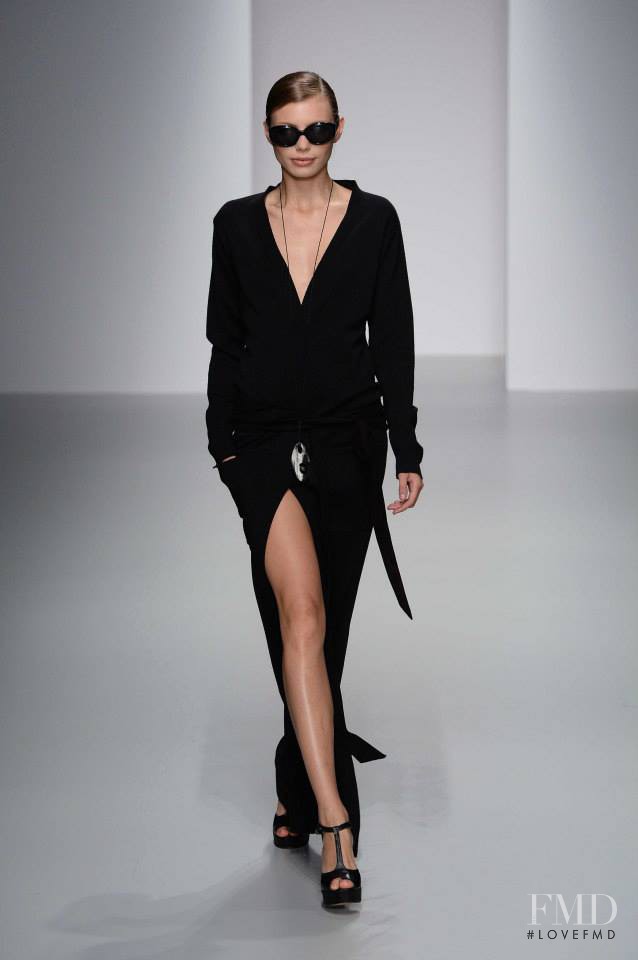 DAKS fashion show for Spring/Summer 2014