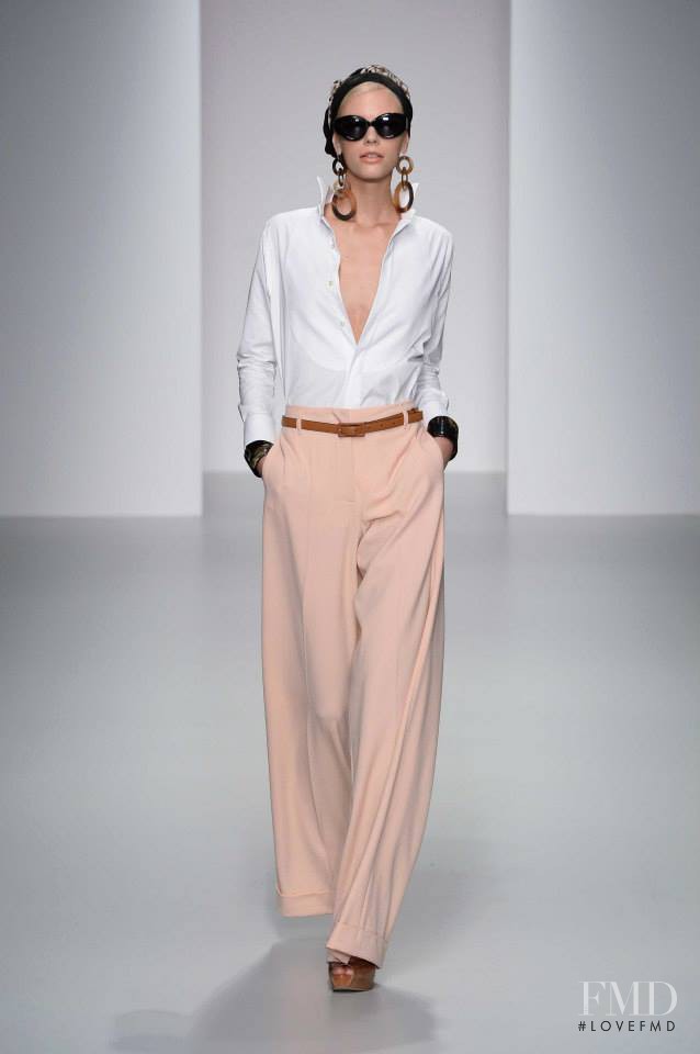 DAKS fashion show for Spring/Summer 2014