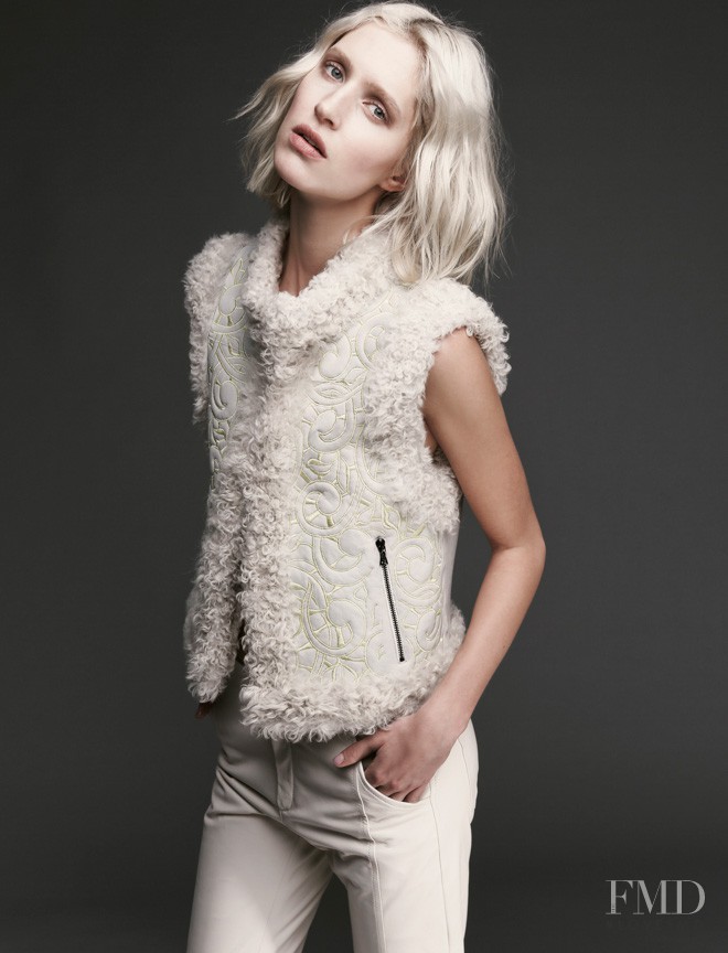 Eveline Rozing featured in  the DROMe fashion show for Pre-Fall 2015