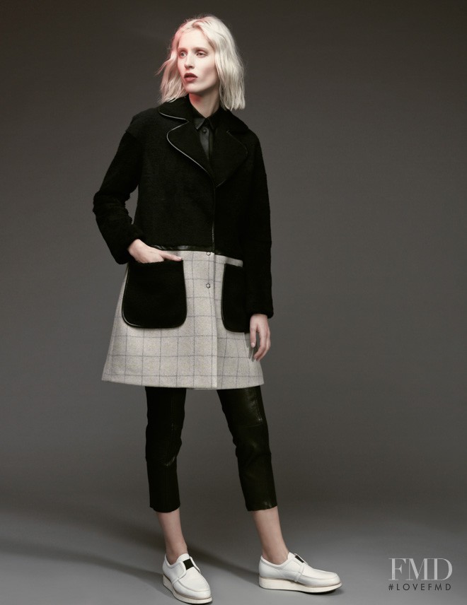 Eveline Rozing featured in  the DROMe fashion show for Pre-Fall 2015