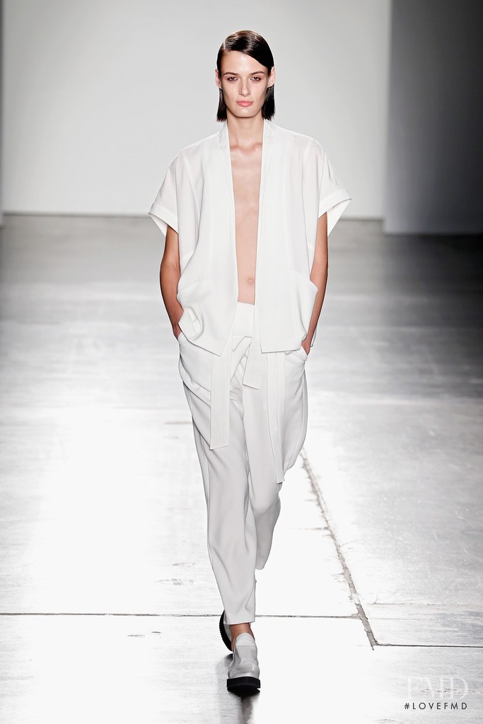 Marfa Zoe Manakh featured in  the Parkchoonmoo - Demoo fashion show for Spring/Summer 2016