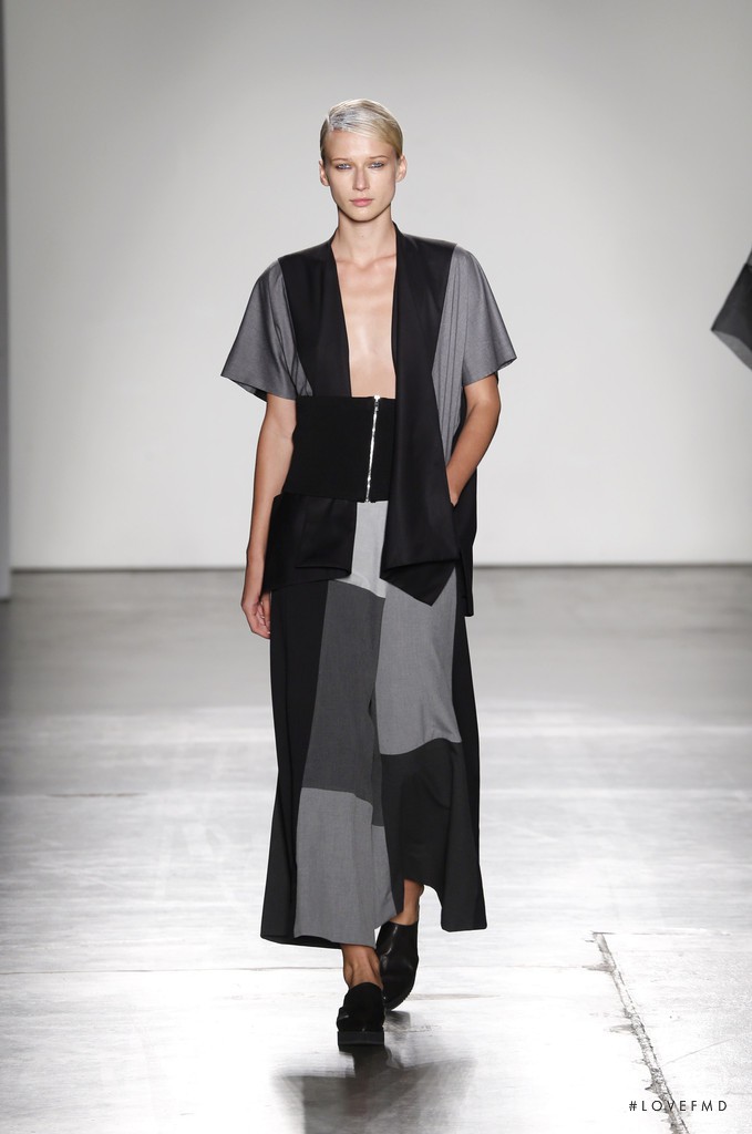 Ella Petrushko featured in  the Parkchoonmoo - Demoo fashion show for Spring/Summer 2016