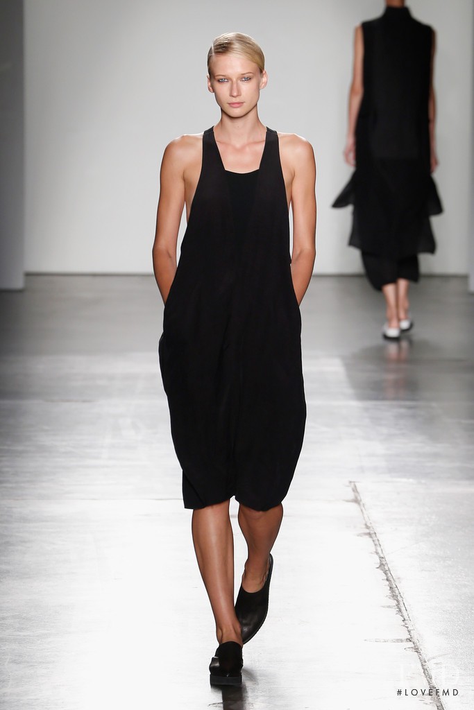 Ella Petrushko featured in  the Parkchoonmoo - Demoo fashion show for Spring/Summer 2016