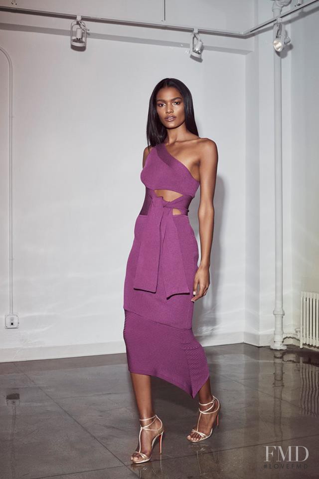 Nadia Araujo featured in  the Cushnie Et Ochs fashion show for Pre-Fall 2016