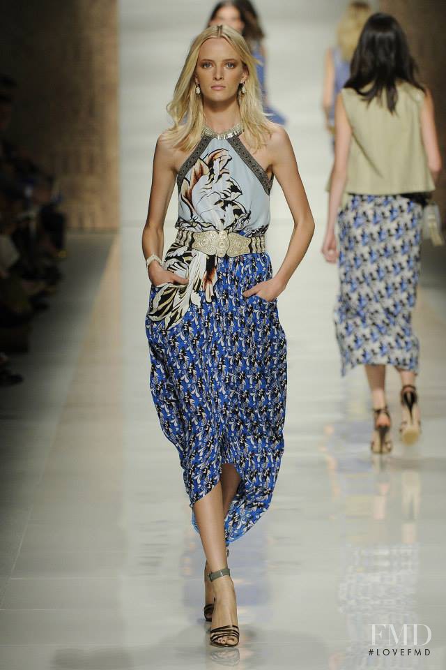 Daria Strokous featured in  the Etro fashion show for Spring/Summer 2014