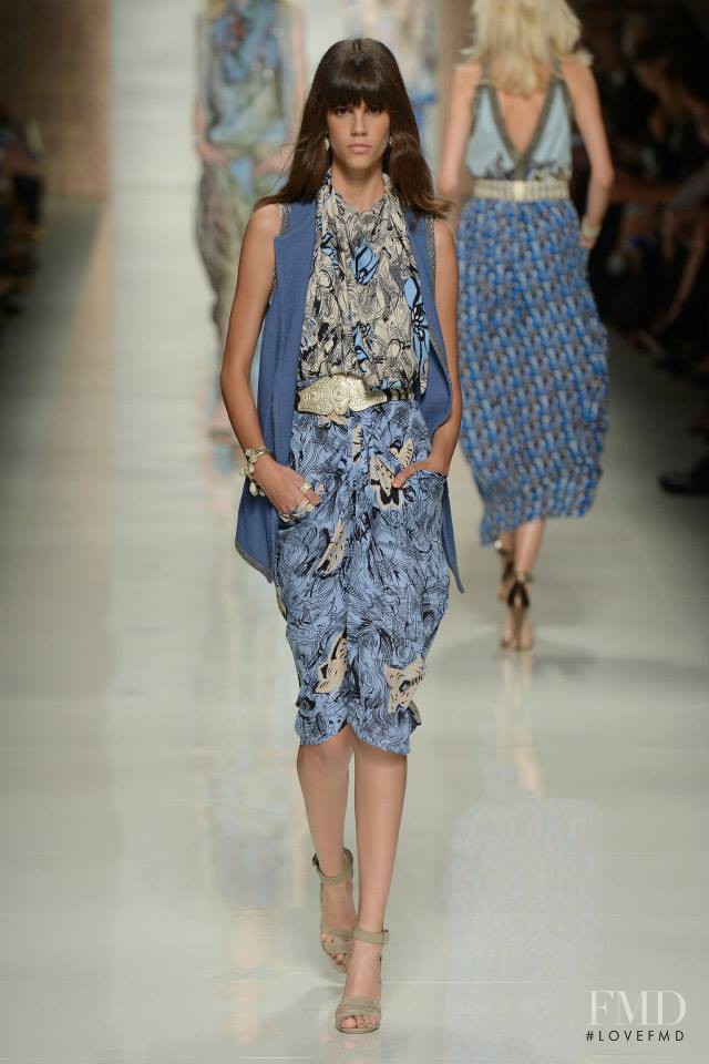 Antonina Petkovic featured in  the Etro fashion show for Spring/Summer 2014