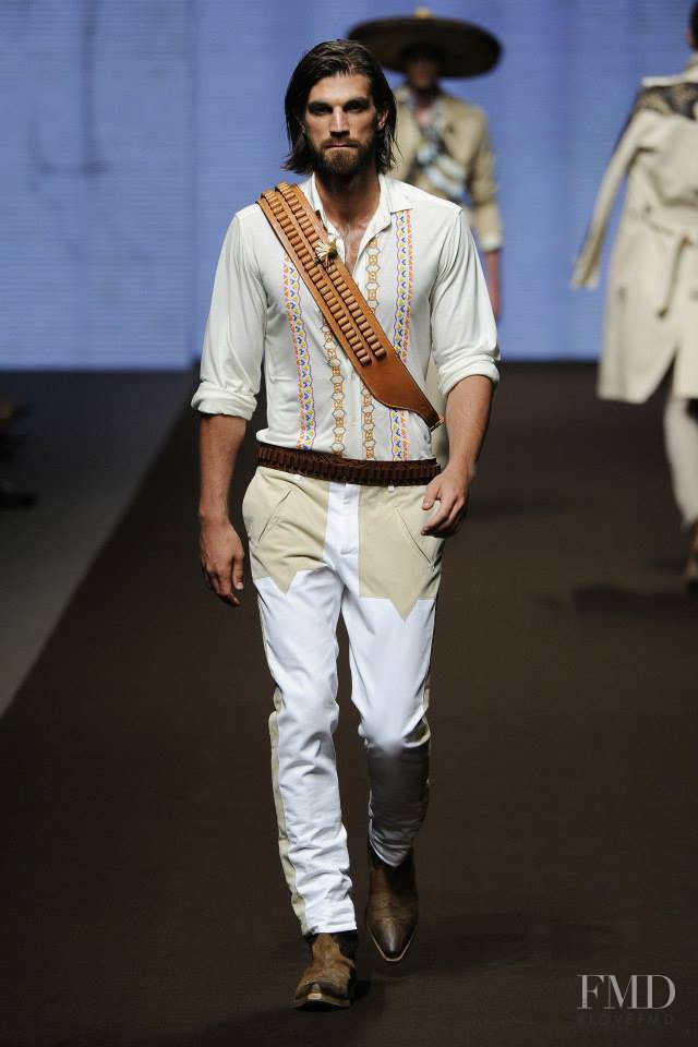 Etro fashion show for Spring/Summer 2014