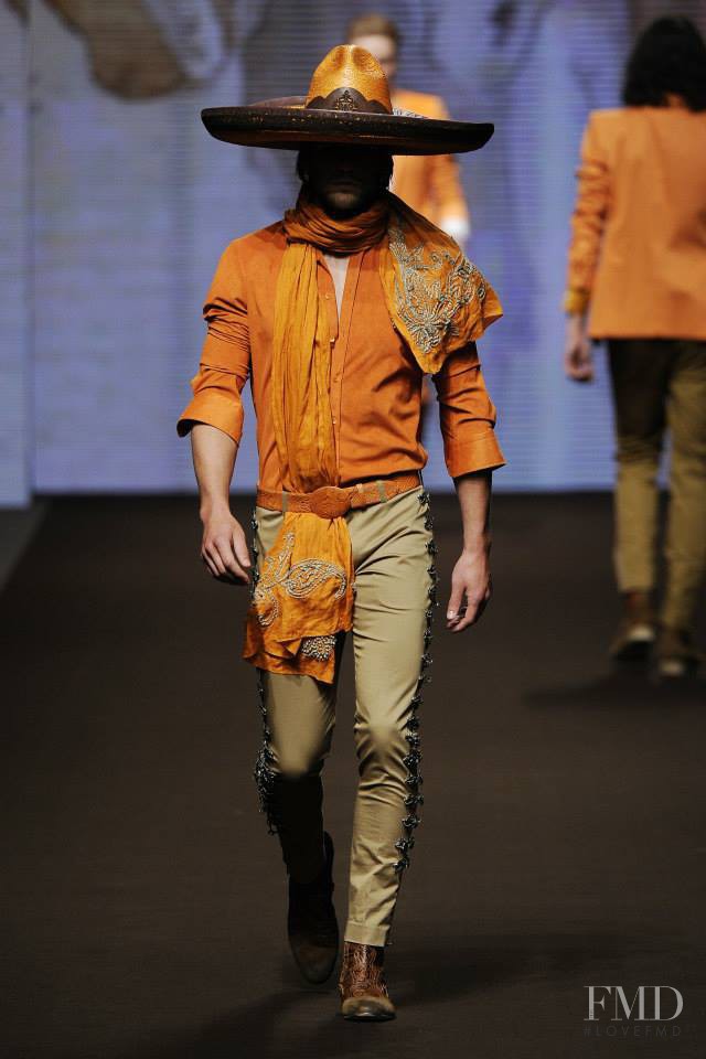 Etro fashion show for Spring/Summer 2014