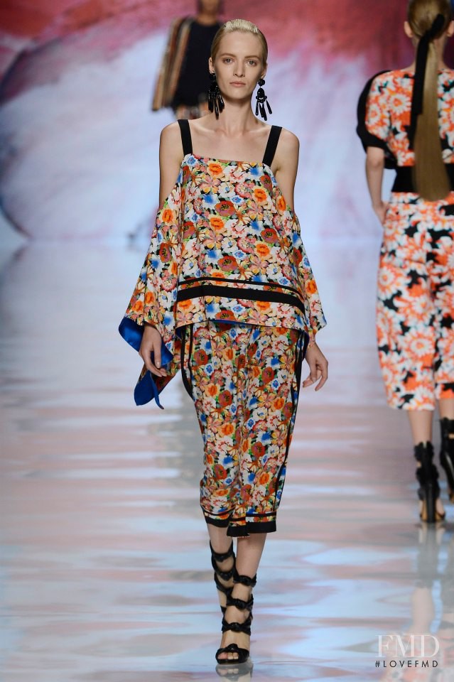 Daria Strokous featured in  the Etro fashion show for Spring/Summer 2013