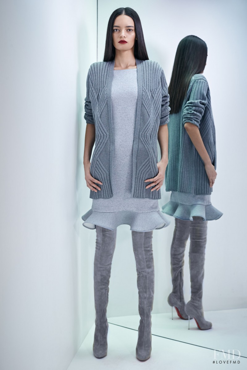 Wanessa Milhomem featured in  the Cushnie Et Ochs fashion show for Pre-Fall 2015
