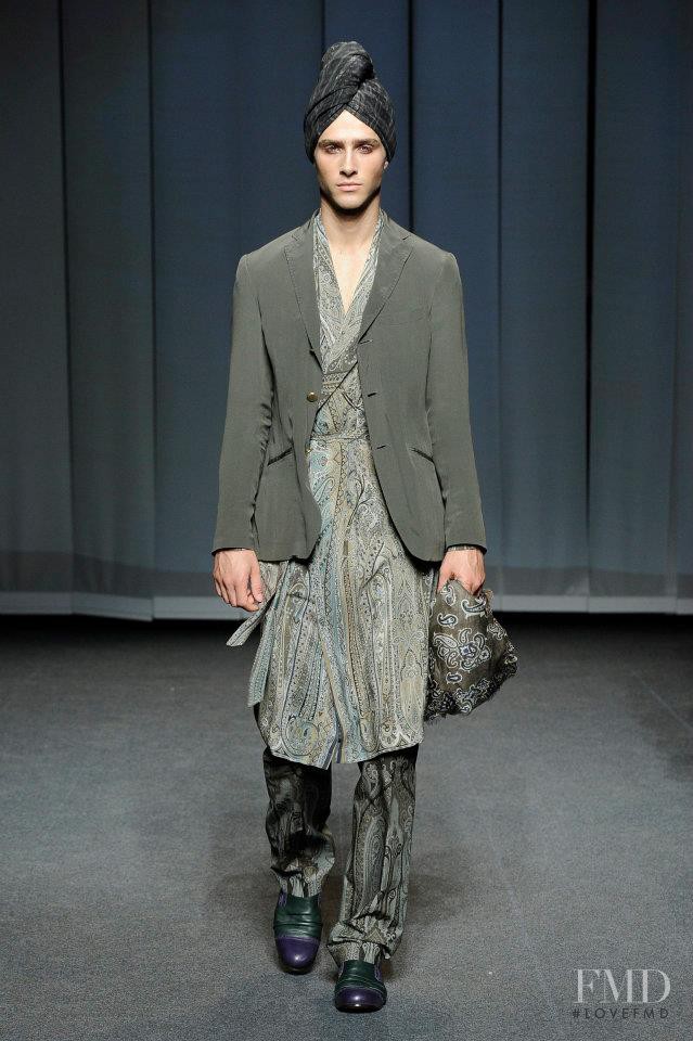 Etro fashion show for Spring/Summer 2013