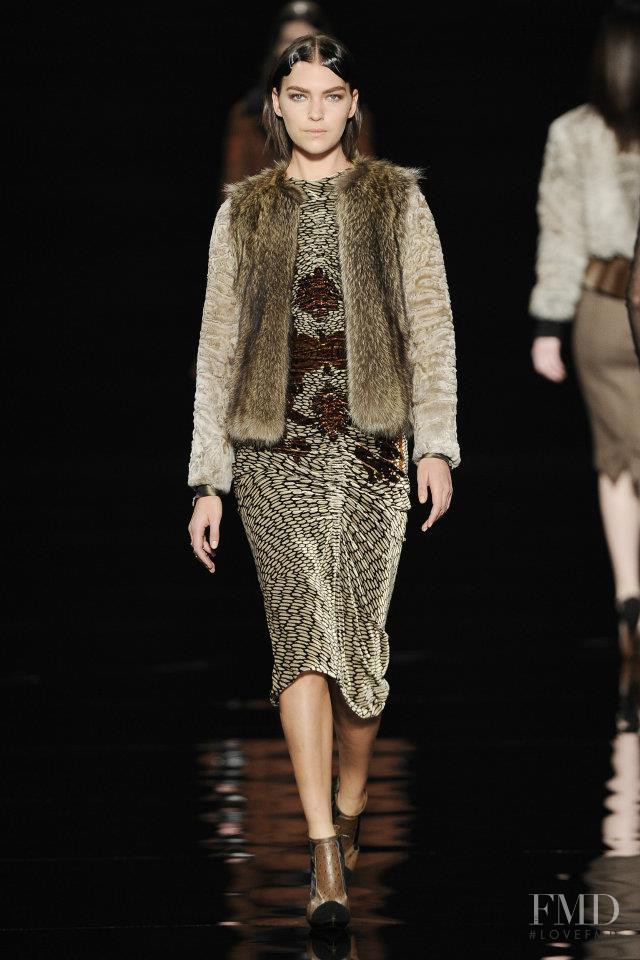 Arizona Muse featured in  the Etro fashion show for Autumn/Winter 2012