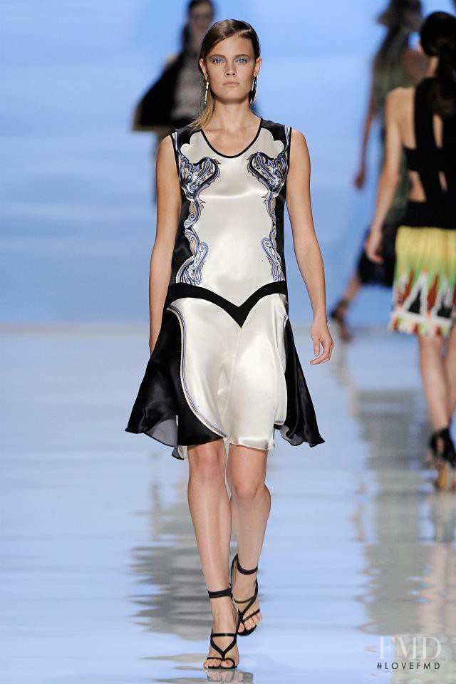 Constance Jablonski featured in  the Etro fashion show for Spring/Summer 2012