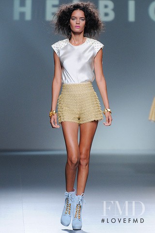 Wanessa Milhomem featured in  the Duyos fashion show for Spring/Summer 2013