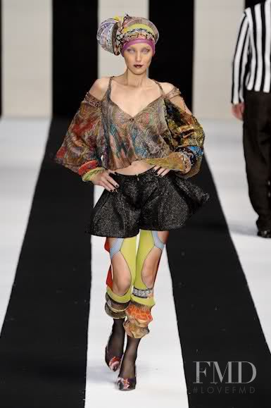 Andressa Fontana featured in  the Lino Villaventura fashion show for Spring/Summer 2011
