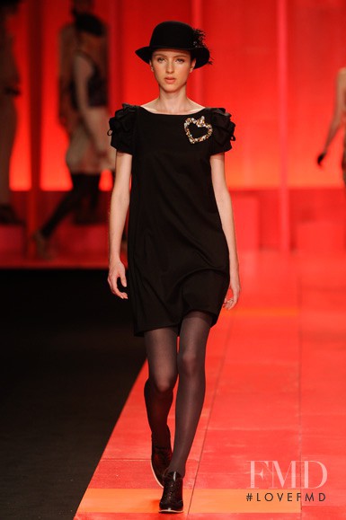 Andressa Fontana featured in  the Maria Bonita Extra fashion show for Autumn/Winter 2009