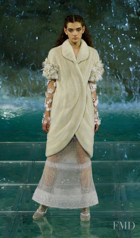 Yuliia Ratner featured in  the Fendi Couture fashion show for Autumn/Winter 2016