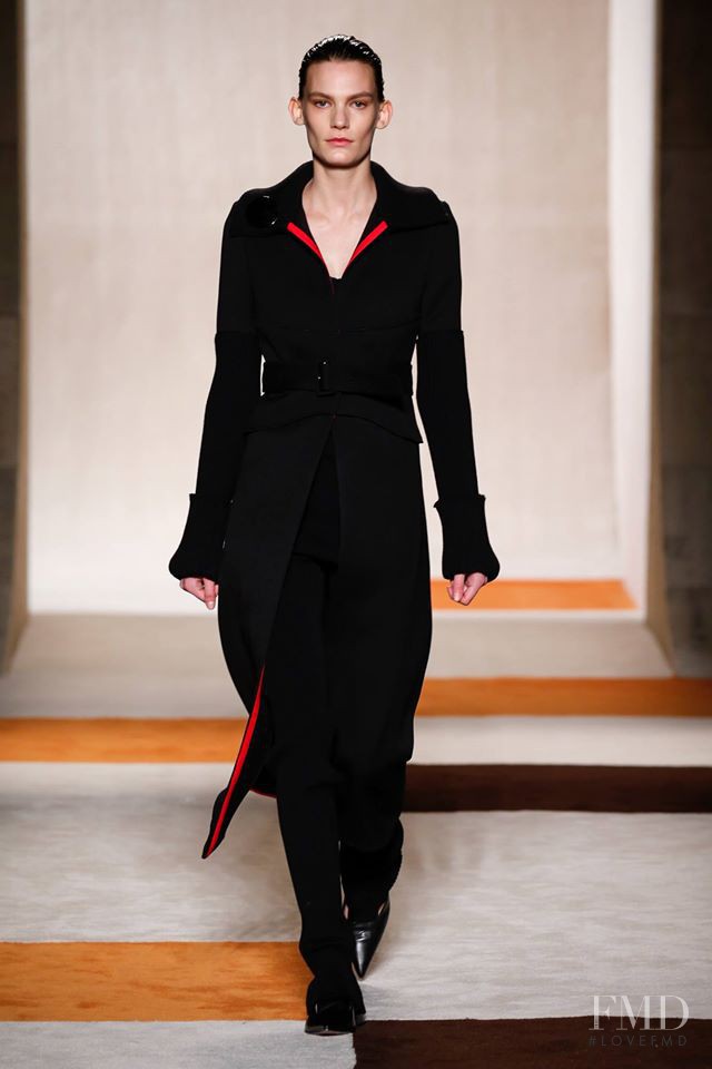 Victoria Beckham fashion show for Autumn/Winter 2016