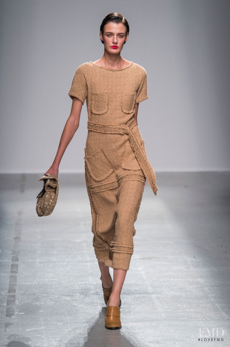 Marfa Zoe Manakh featured in  the Veronique Leroy fashion show for Spring/Summer 2015