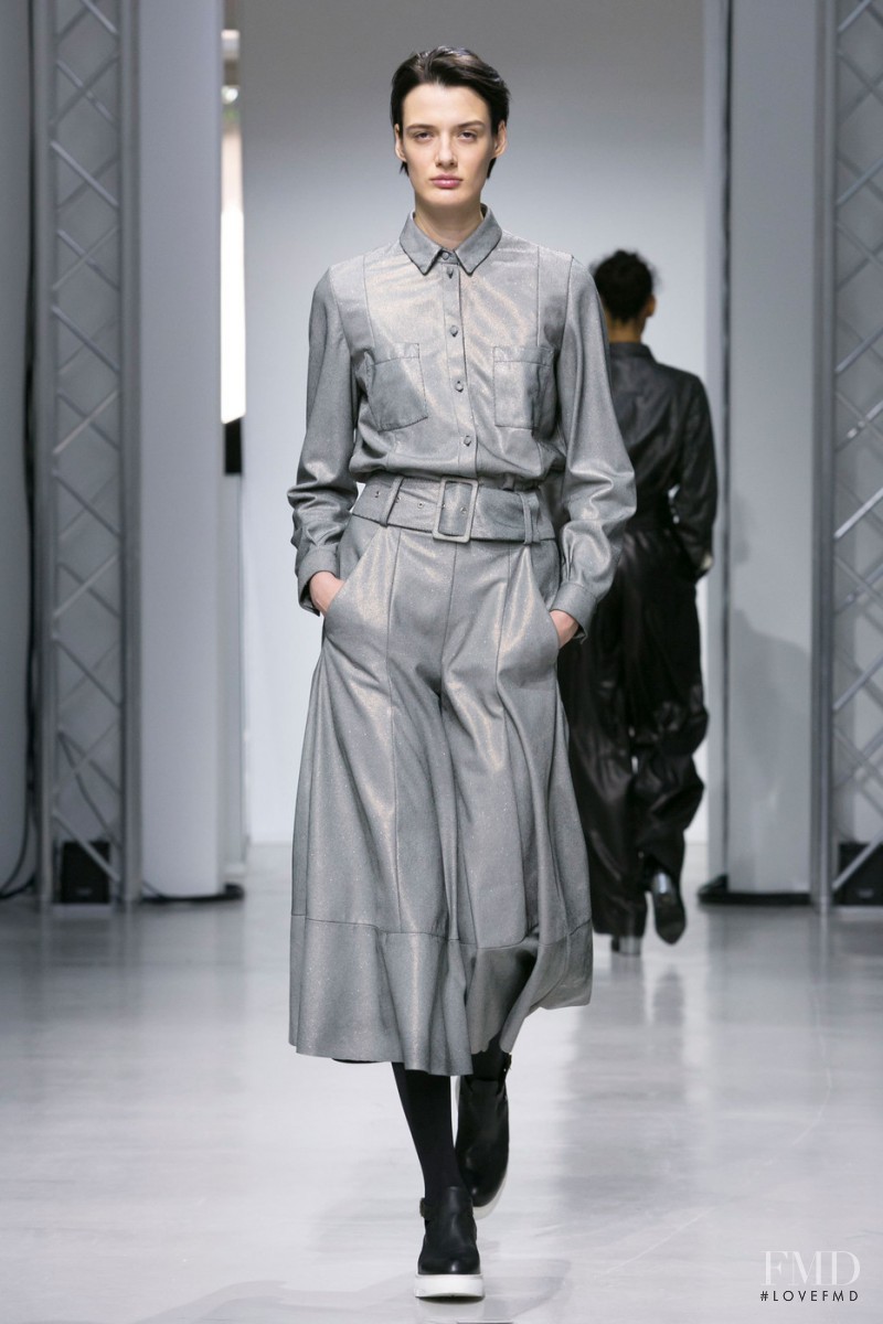 Marfa Zoe Manakh featured in  the DROMe fashion show for Autumn/Winter 2015