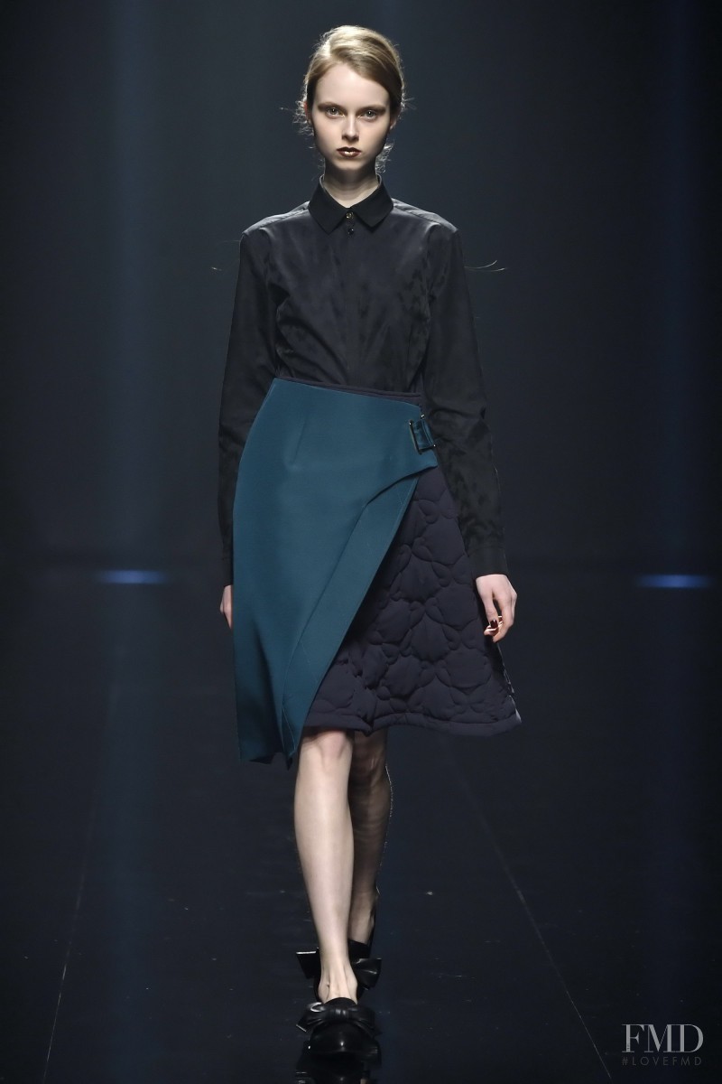 Elina Nikitina featured in  the Hanae Mori fashion show for Autumn/Winter 2016