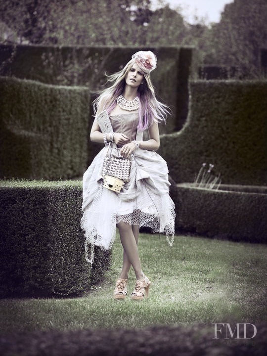 Mimco advertisement for Spring/Summer 2010
