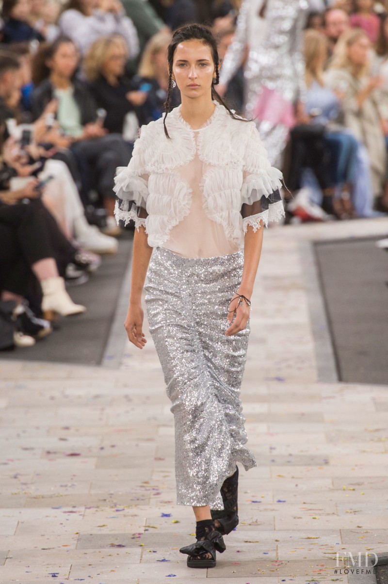 Waleska Gorczevski featured in  the Preen by Thornton Bregazzi fashion show for Spring/Summer 2016