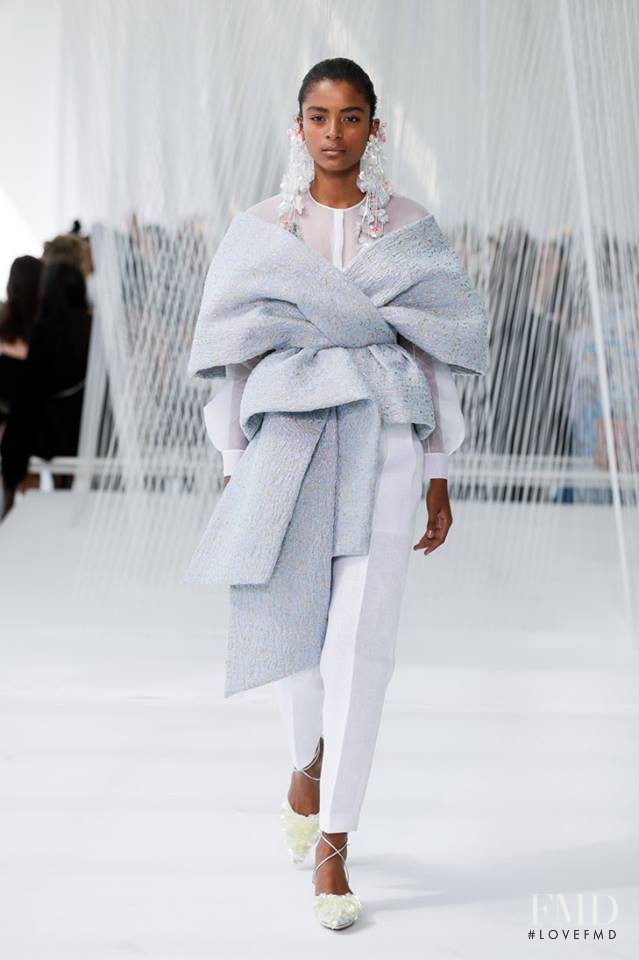 Alécia Morais featured in  the Delpozo fashion show for Spring/Summer 2016