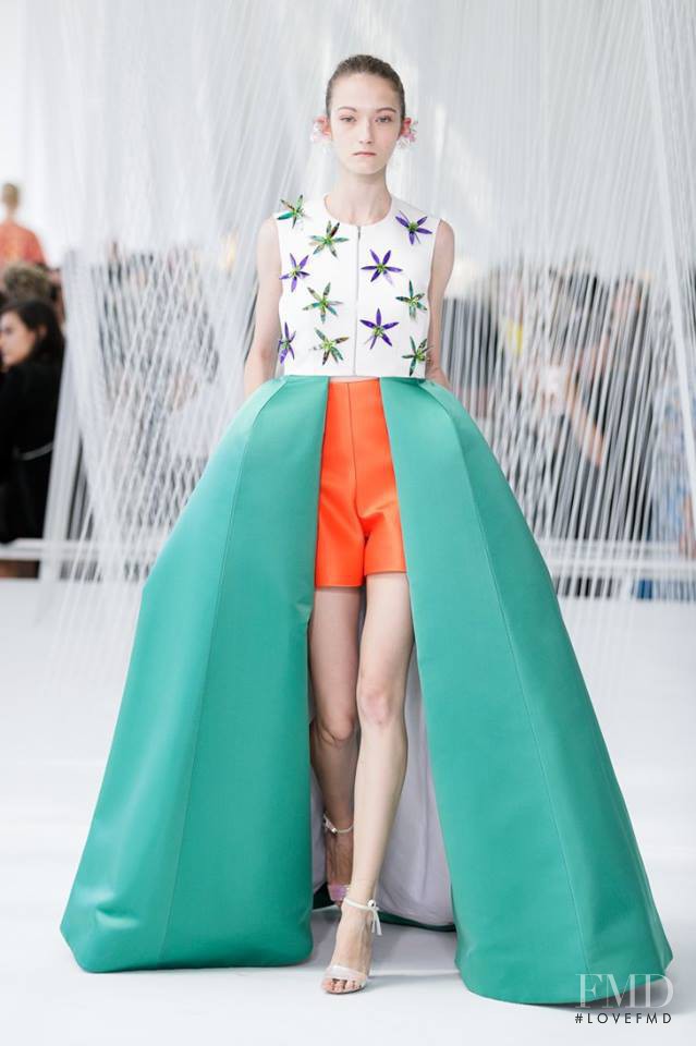 Kasia Jujeczka featured in  the Delpozo fashion show for Spring/Summer 2016