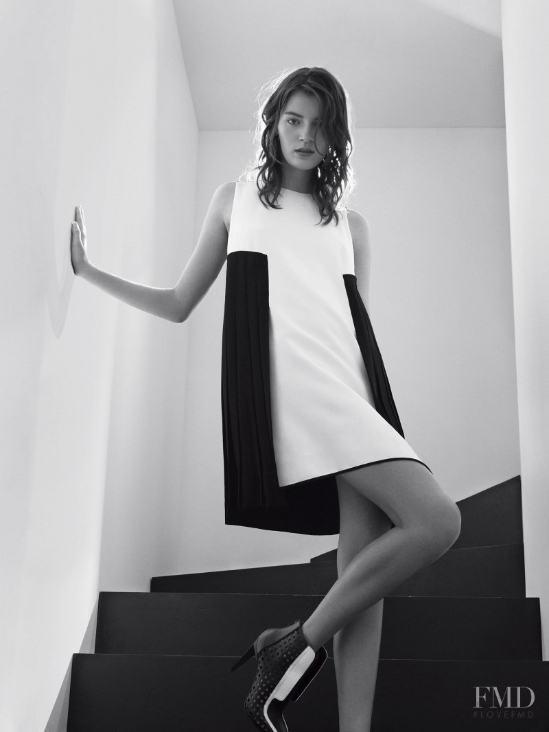 Laura Kampman featured in  the Sportmax Defilé advertisement for Spring/Summer 2013