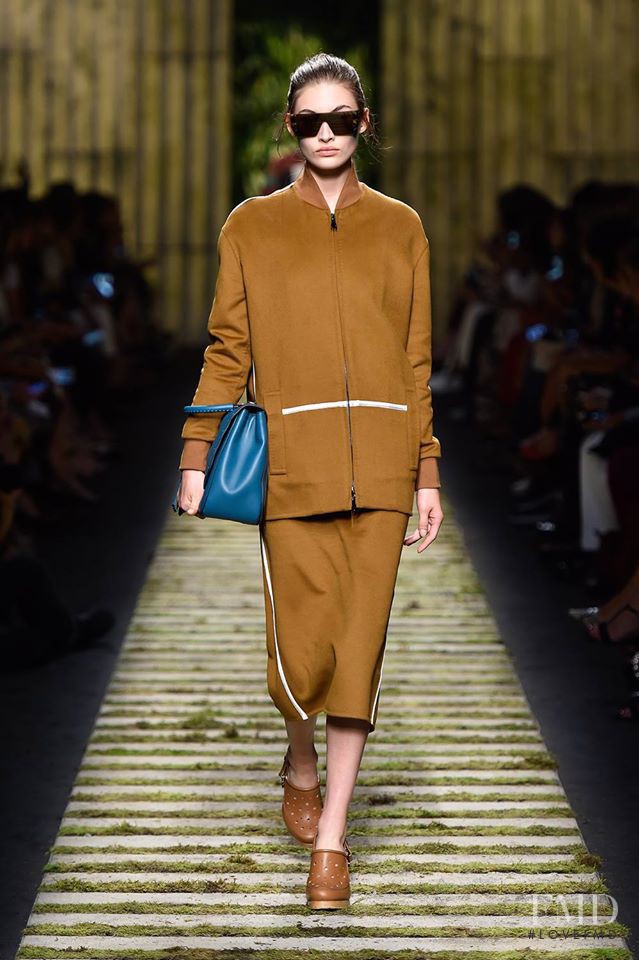 Grace Elizabeth featured in  the Max Mara fashion show for Spring/Summer 2017