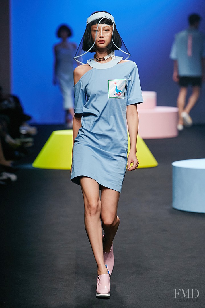HoYeon Jung featured in  the Cres E Dim fashion show for Spring/Summer 2016