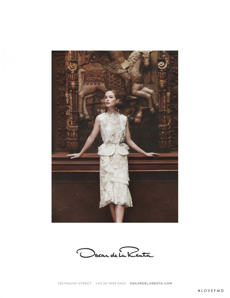 Carolyn Murphy featured in  the Oscar de la Renta advertisement for Spring/Summer 2016