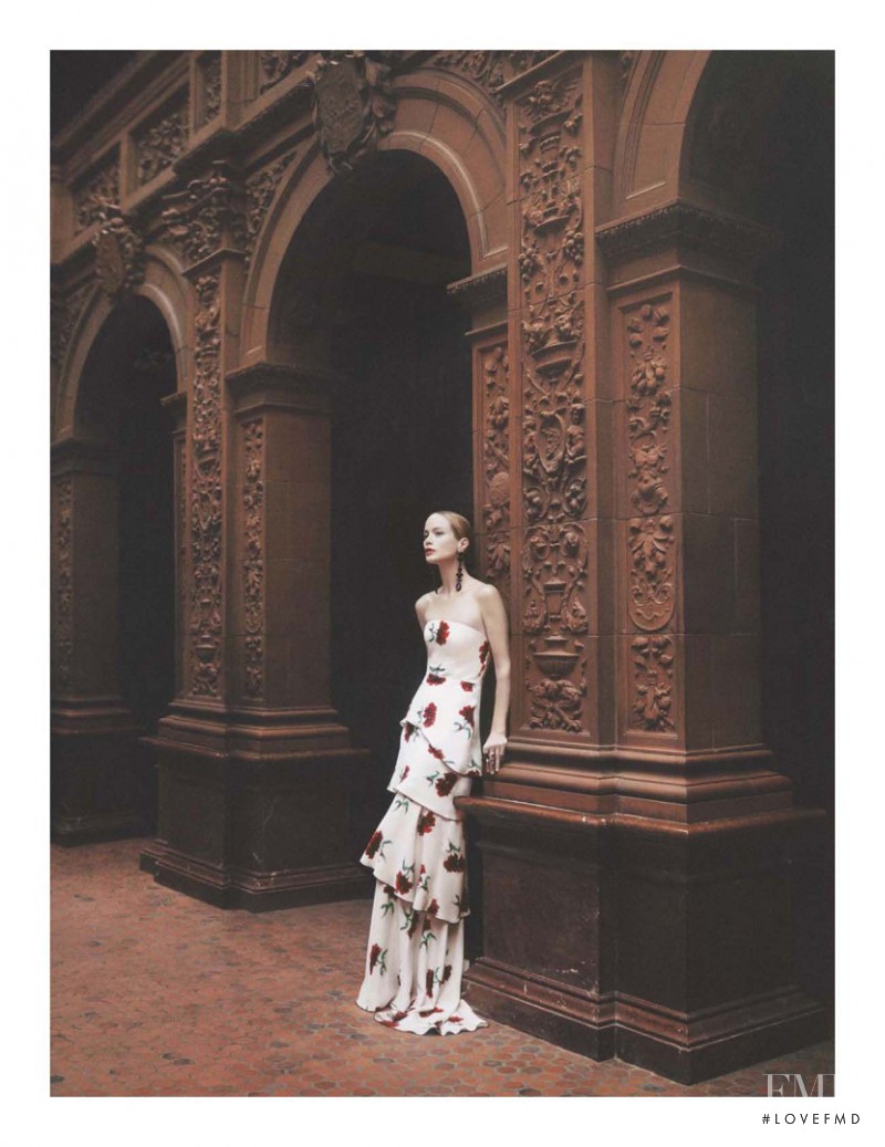 Carolyn Murphy featured in  the Oscar de la Renta advertisement for Spring/Summer 2016