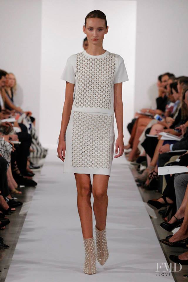 Alex Yuryeva featured in  the Oscar de la Renta fashion show for Spring/Summer 2014