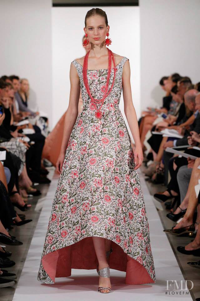 Vanessa Axente featured in  the Oscar de la Renta fashion show for Spring/Summer 2014