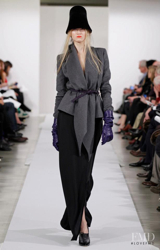 Anna Martynova featured in  the Oscar de la Renta fashion show for Autumn/Winter 2013