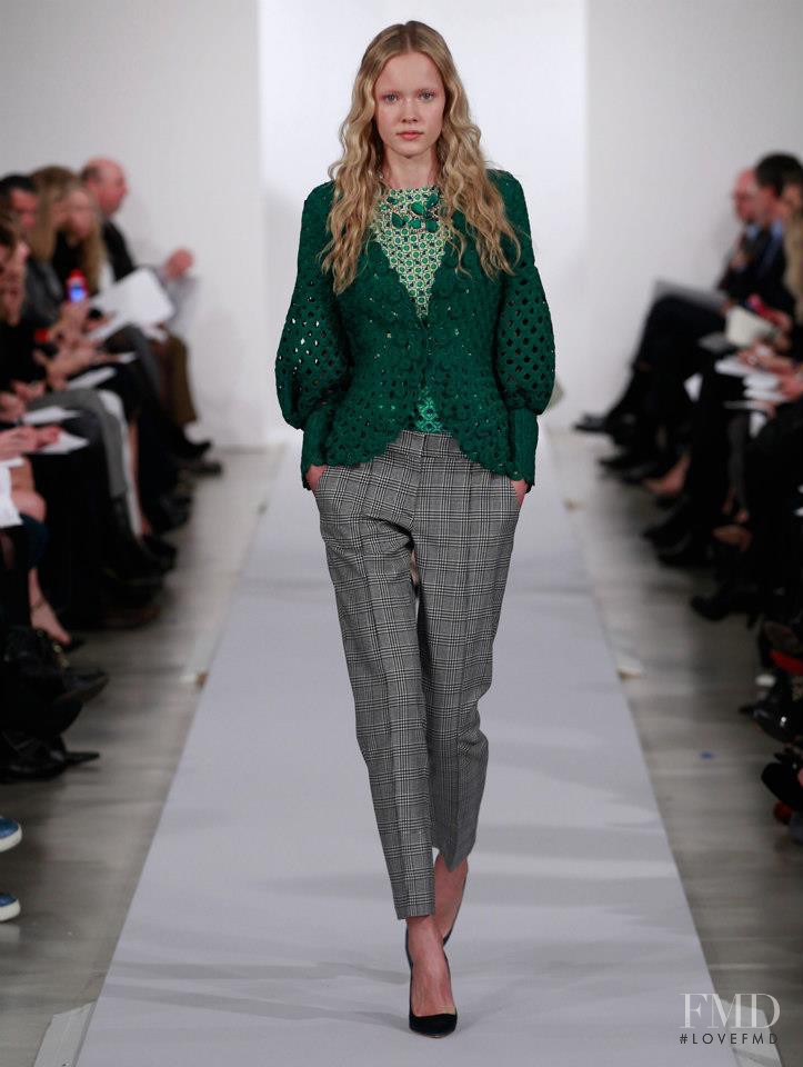 Daria Popova featured in  the Oscar de la Renta fashion show for Pre-Fall 2013