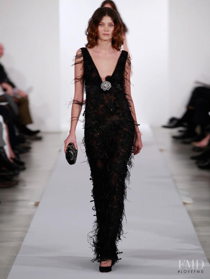 Diana Moldovan featured in  the Oscar de la Renta fashion show for Pre-Fall 2013