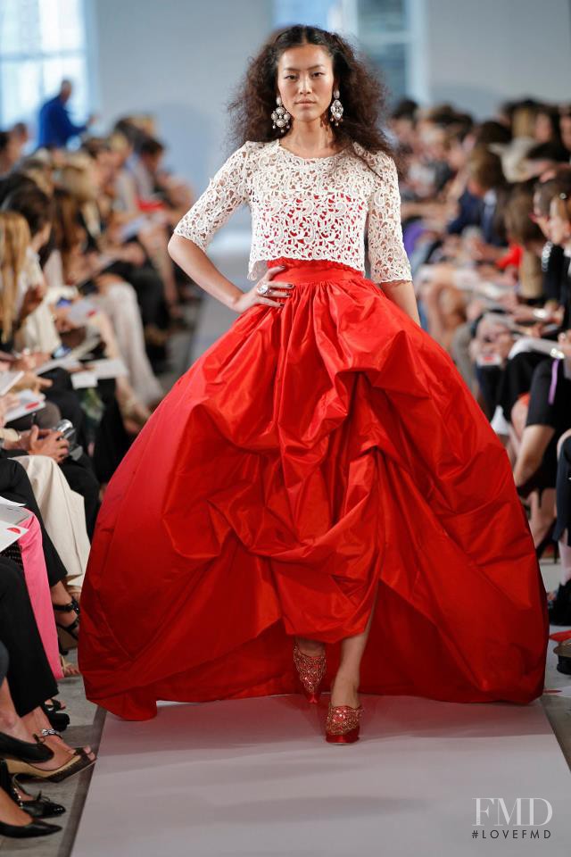 Liu Wen featured in  the Oscar de la Renta fashion show for Spring 2012