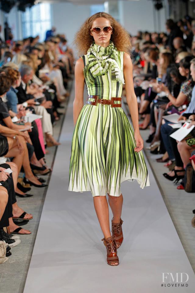 Karmen Pedaru featured in  the Oscar de la Renta fashion show for Spring 2012