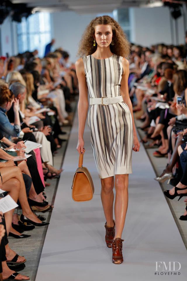 Karlie Kloss featured in  the Oscar de la Renta fashion show for Spring 2012