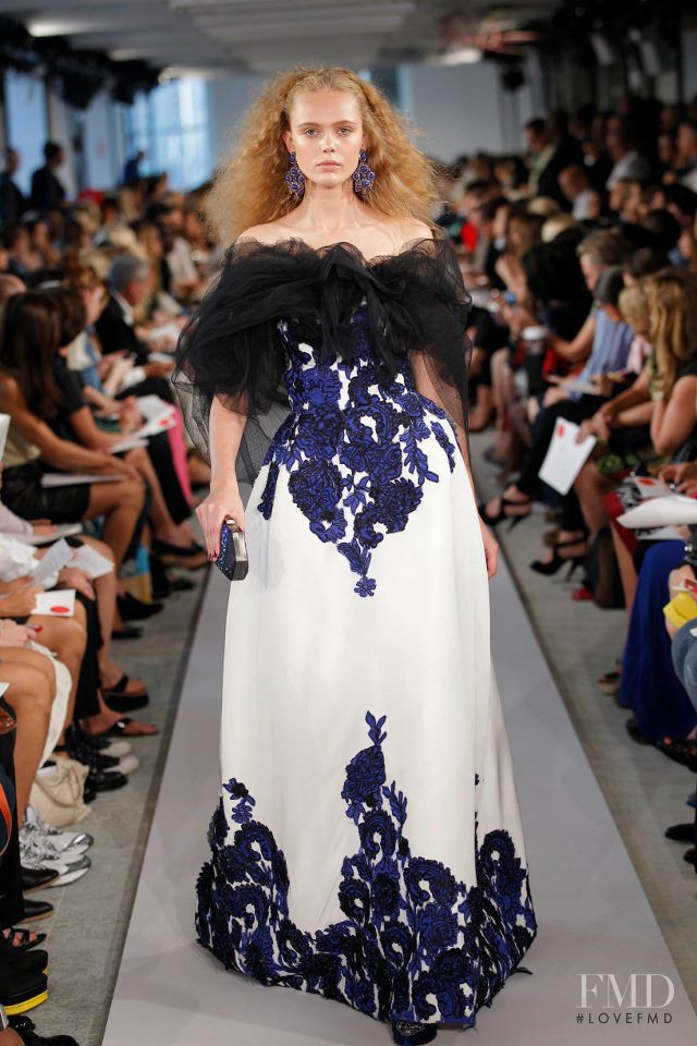 Frida Gustavsson featured in  the Oscar de la Renta fashion show for Spring 2012