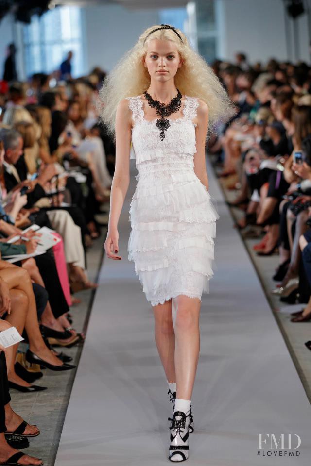 Daphne Groeneveld featured in  the Oscar de la Renta fashion show for Spring 2012