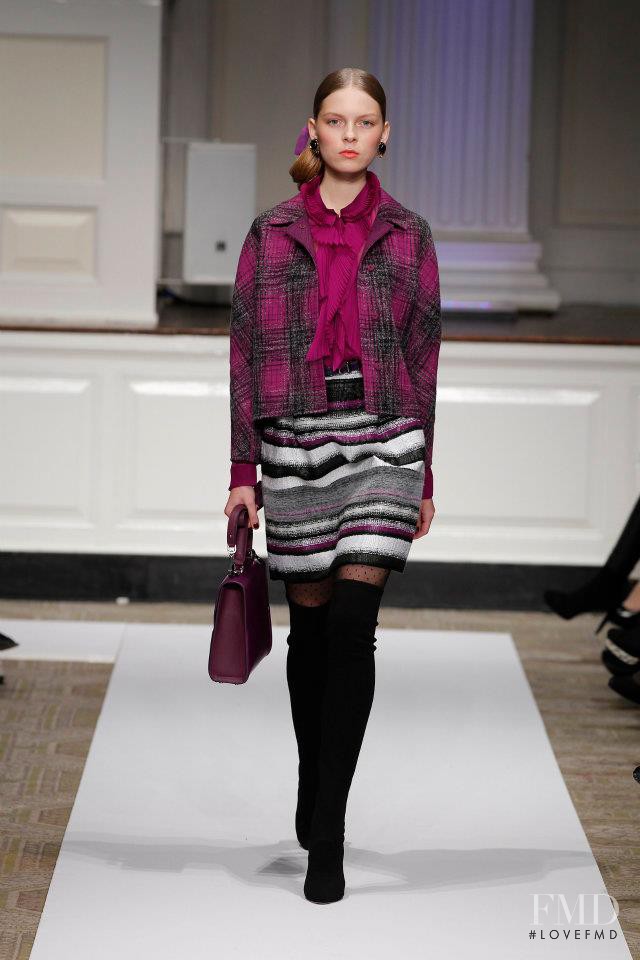 Kate Kosushkina featured in  the Oscar de la Renta fashion show for Pre-Fall 2012