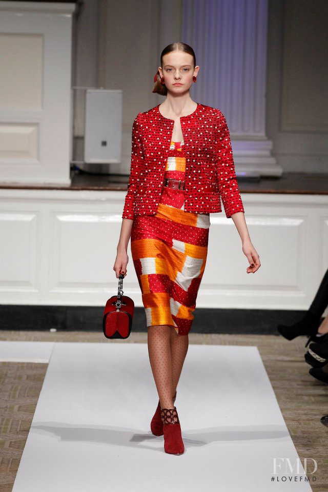 Nimuë Smit featured in  the Oscar de la Renta fashion show for Pre-Fall 2012