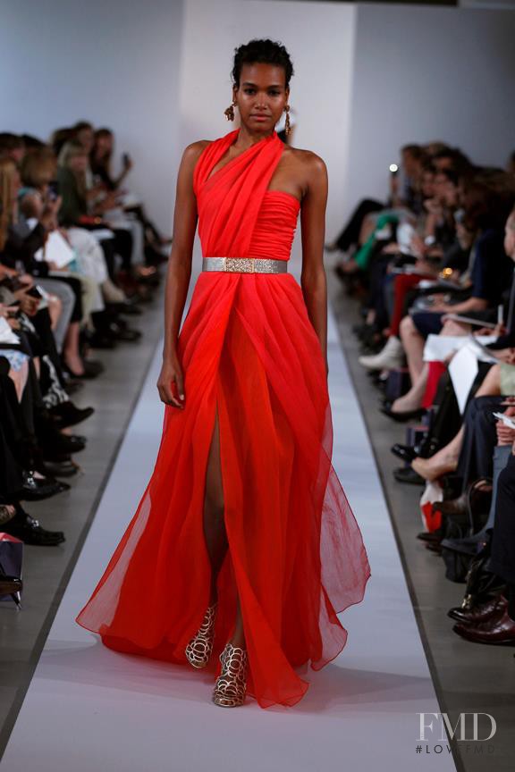 Arlenis Sosa featured in  the Oscar de la Renta fashion show for Resort 2013